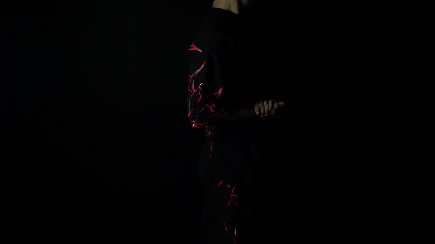 Camiseta Oversized-Crimson Veil