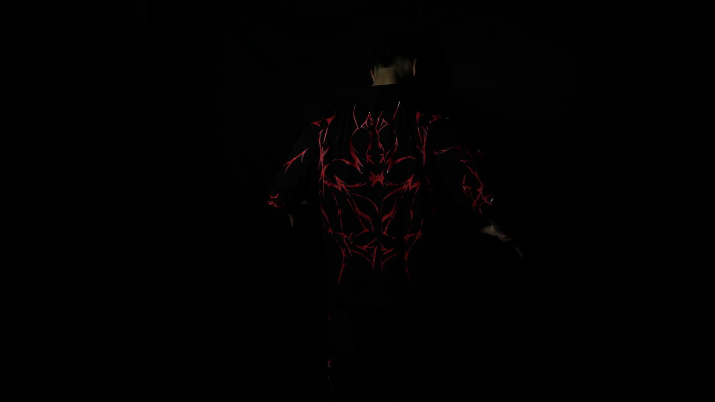 Camiseta Oversized-Crimson Veil