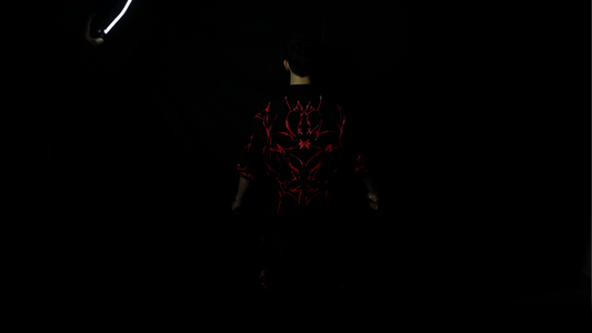 Camiseta Oversized-Crimson Veil