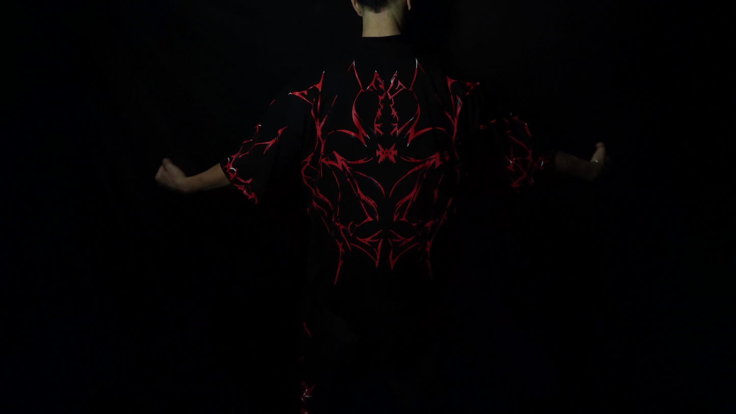 Camiseta Oversized-Crimson Veil