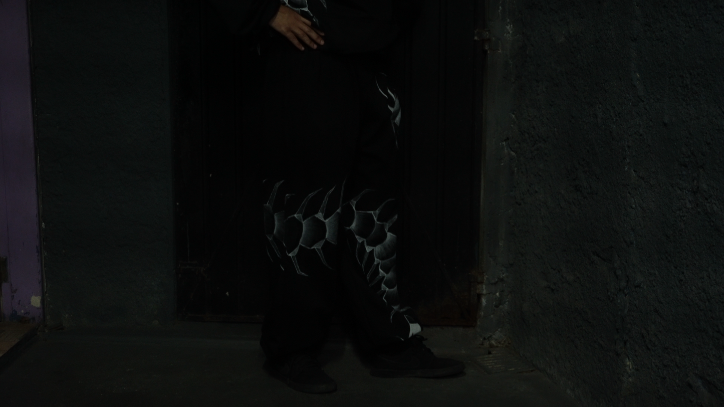 Calça moletom oversized- Creature Within